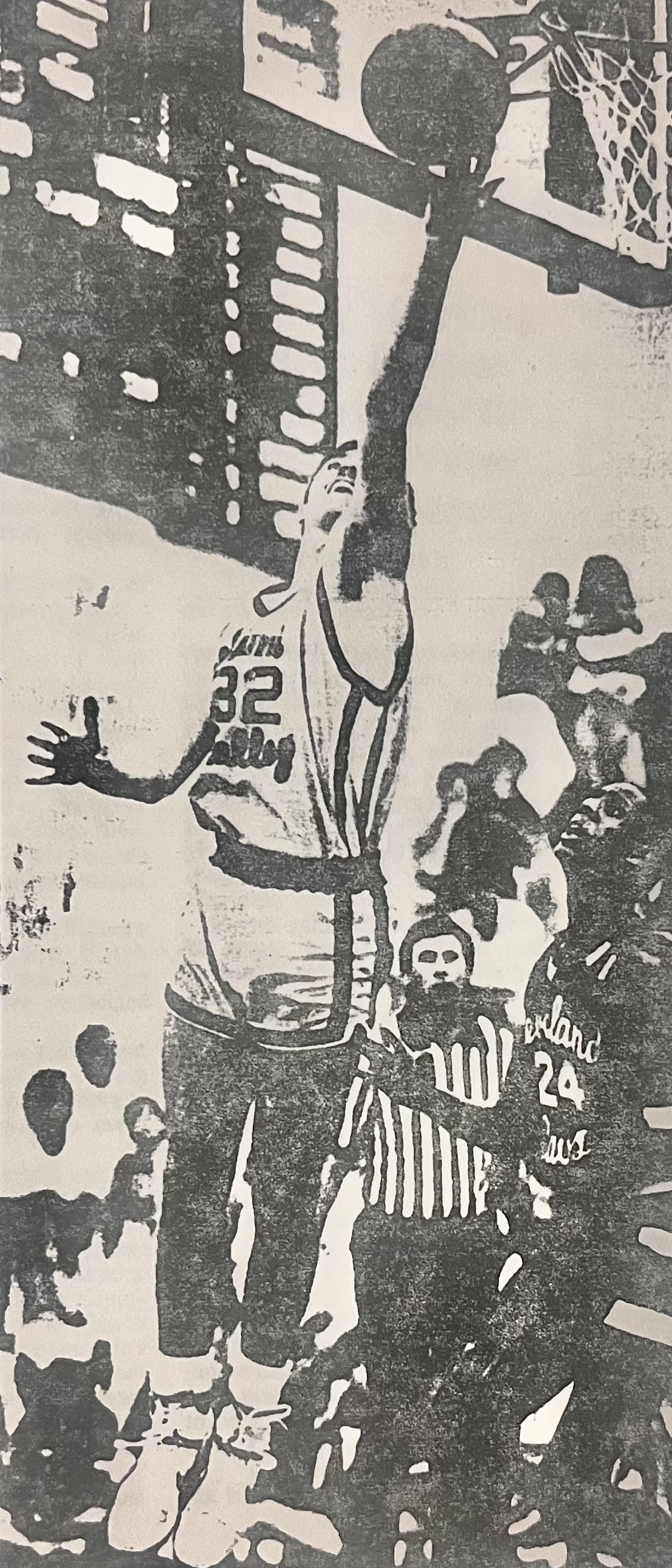 Shawn DeLaittre #32 going to the rim
