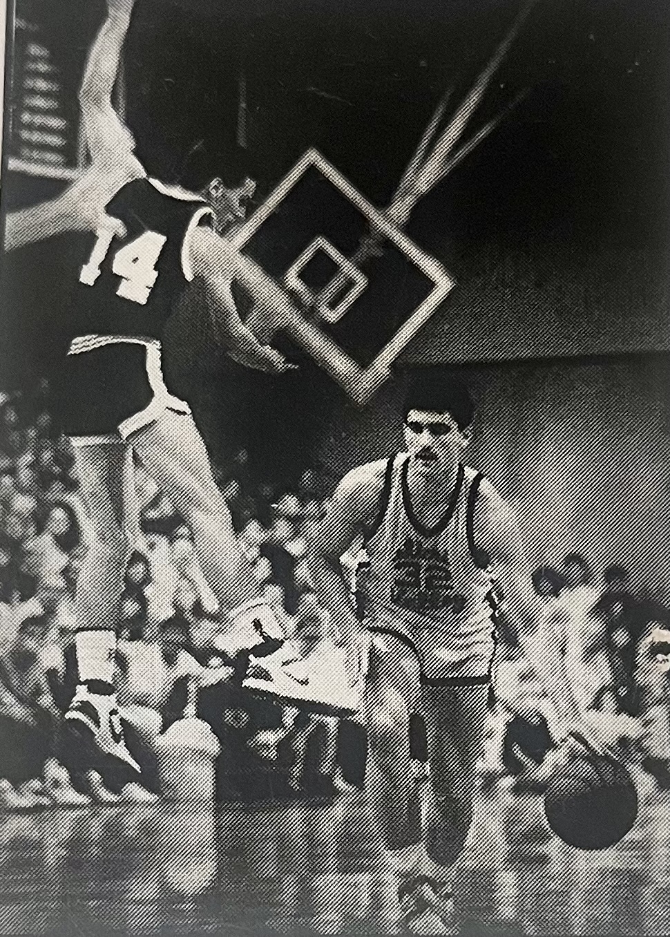 Shawn DeLaittre #32 game action — Simi Valley